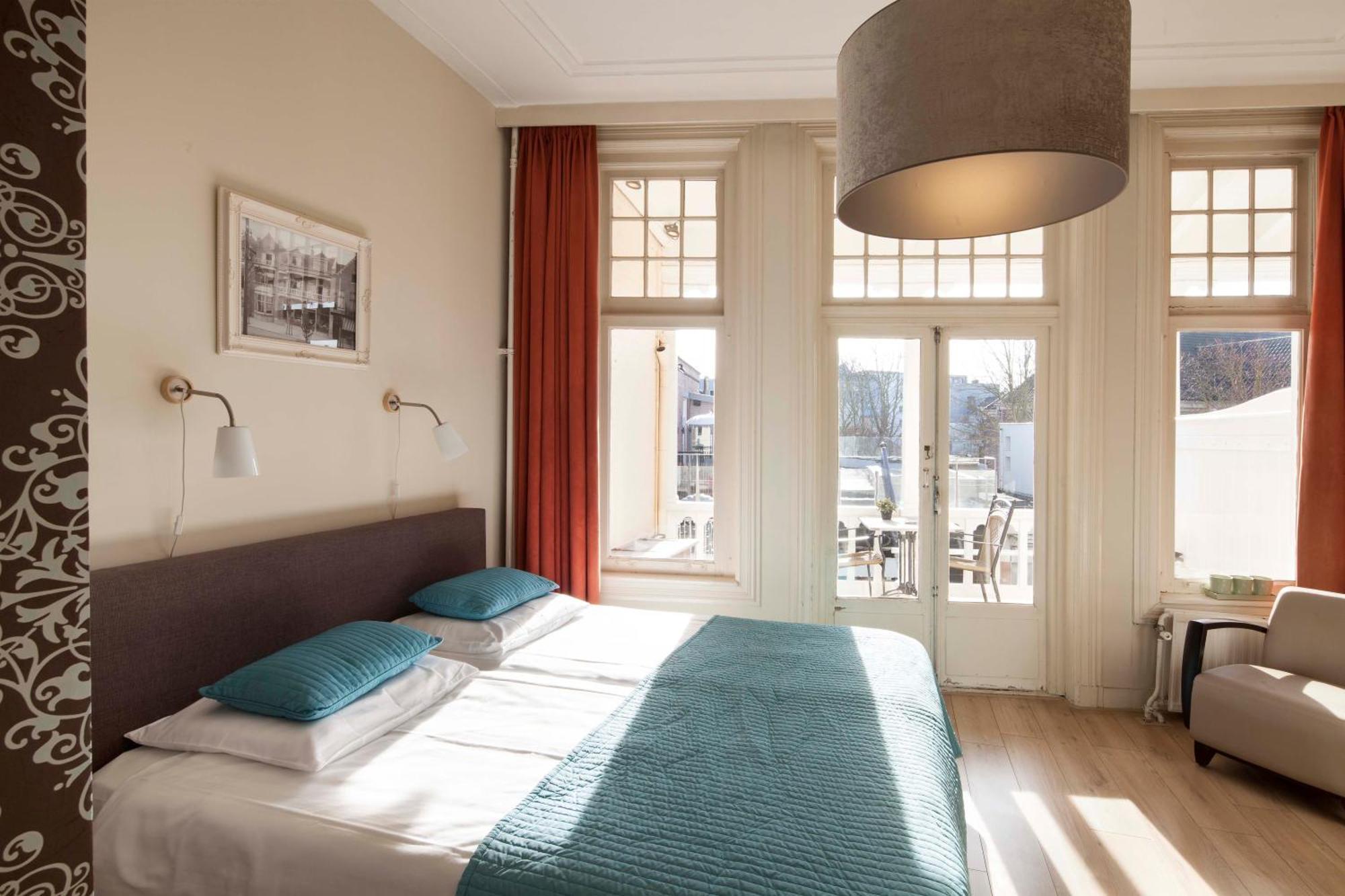 Hotel Grand Cafe Deight Зандфорт Экстерьер фото