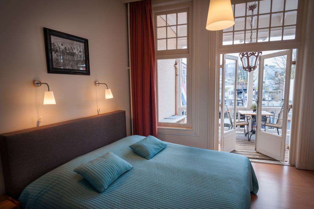 Hotel Grand Cafe Deight Зандфорт Экстерьер фото